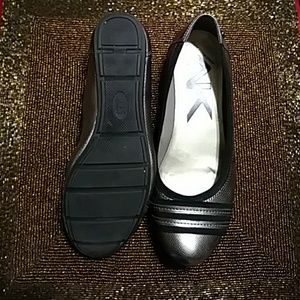 Anne klein sport flats